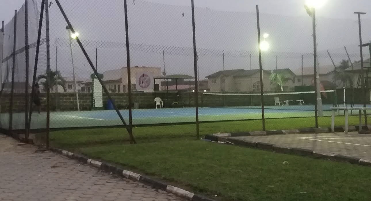 Monaliza Tennis Club seating